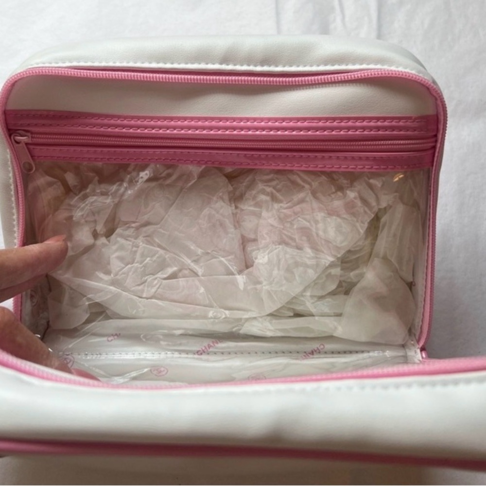 White and Pink Cosmetic Bag - Picture 2 of 4